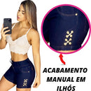 Short Jeans Feminino Cintura Alta Acabamento em ILhós XX