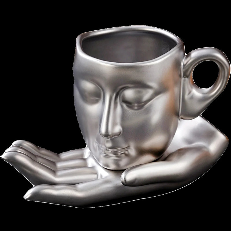 Xícaras e Pires de Café Personalizados em Formas de Mão e Rosto