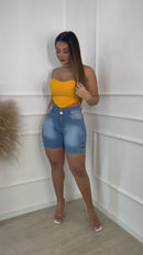 Short Jeans Feminino Cintura Alta Acabamento em ILhós XX